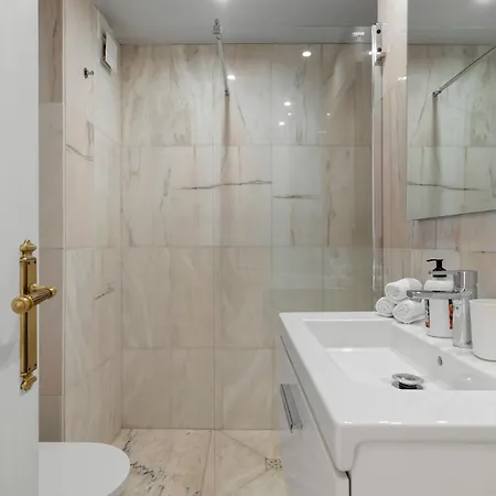 Sea View 2-bedroom With Pool * 마르베야