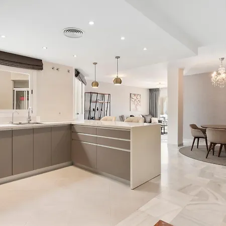 Sea View 2-bedroom With Pool 아파트 *