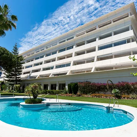 Sea View 2-bedroom With Pool * 马尔韦利亚