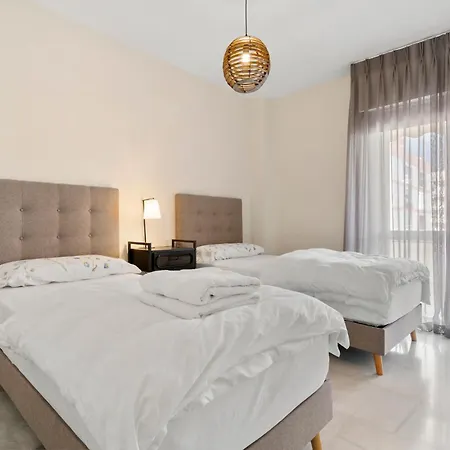 Sea View 2-bedroom With Pool 马尔韦利亚