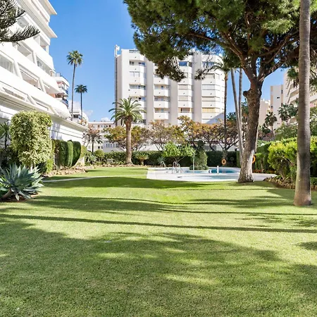 Sea View 2-bedroom With Pool Apartament *