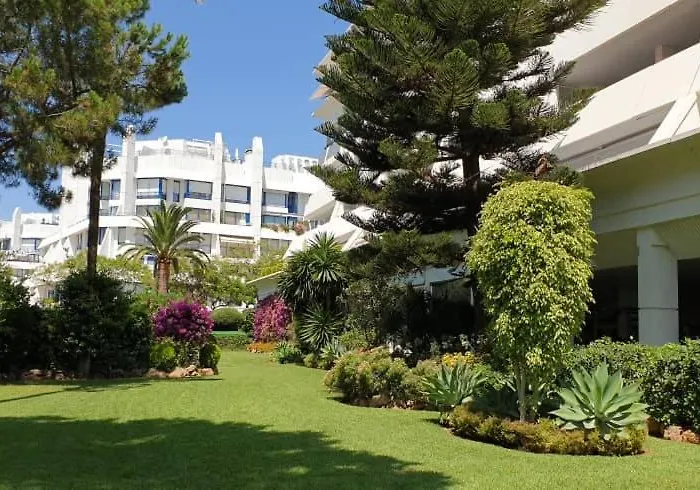 Sea View 2-bedroom With Pool Apartment