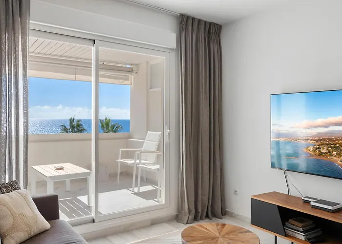 Sea View 2-bedroom With Pool Marbella