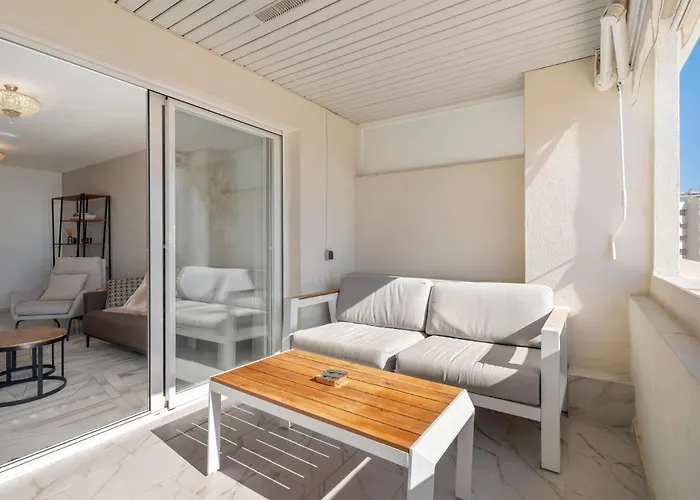 Sea View 2-bedroom With Pool Apartment