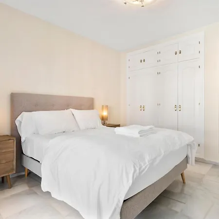 Lejlighed Sea View 2-bedroom With Pool